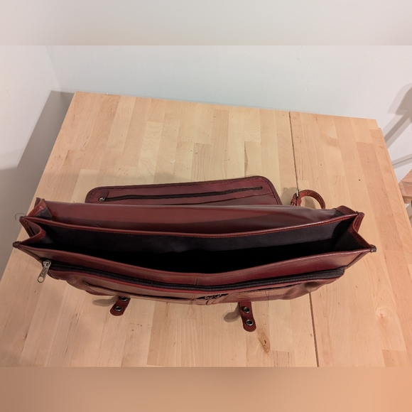 Leather bag / book bag/ laptop bag - Picture 3 of 4